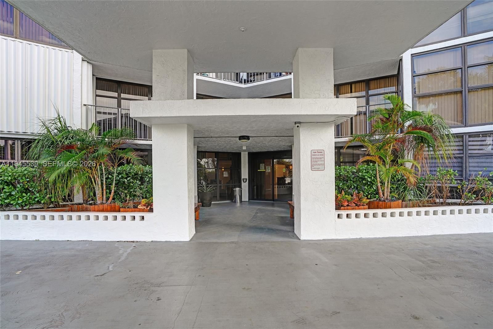 400 Leslie Dr #710 Hallandale Beach, FL 33009