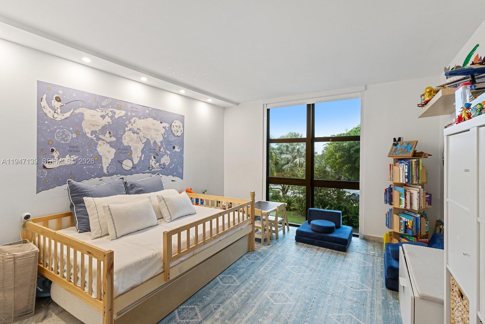 1121 Crandon Blvd #E201 Key Biscayne, FL 33149