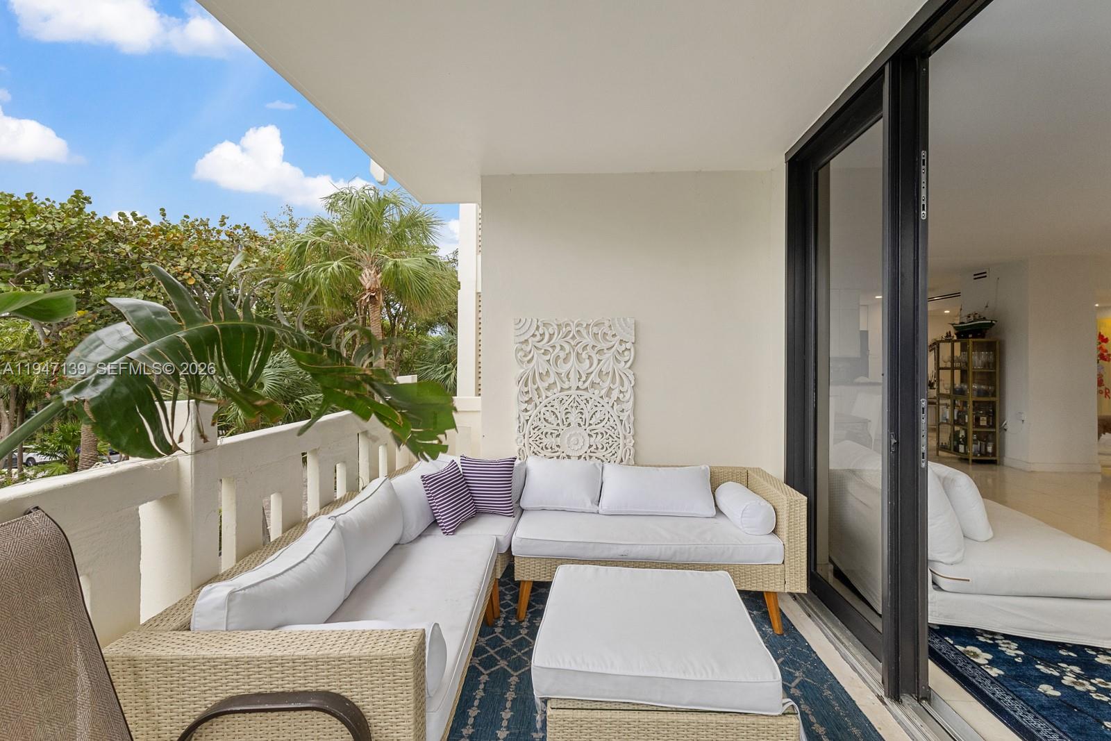 1121 Crandon Blvd #E201 Key Biscayne, FL 33149