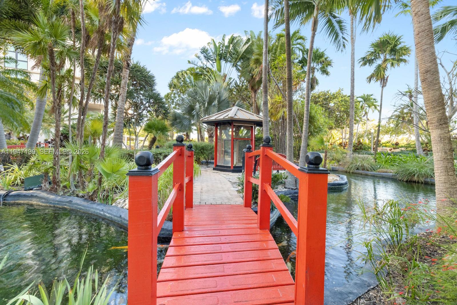 1121 Crandon Blvd #E201 Key Biscayne, FL 33149