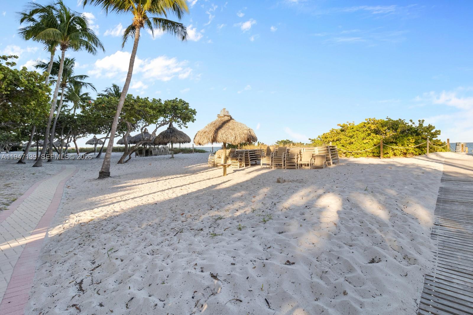 1121 Crandon Blvd #E201 Key Biscayne, FL 33149