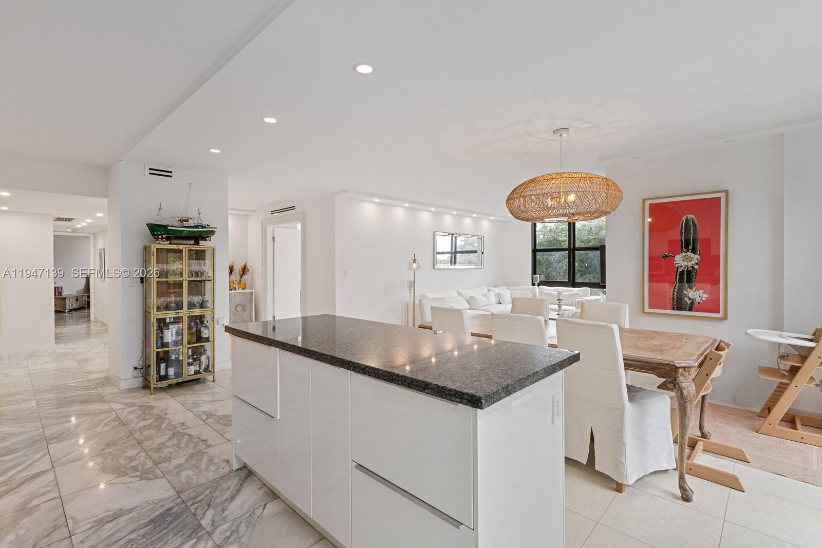 1121 Crandon Blvd #E201 Key Biscayne, FL 33149