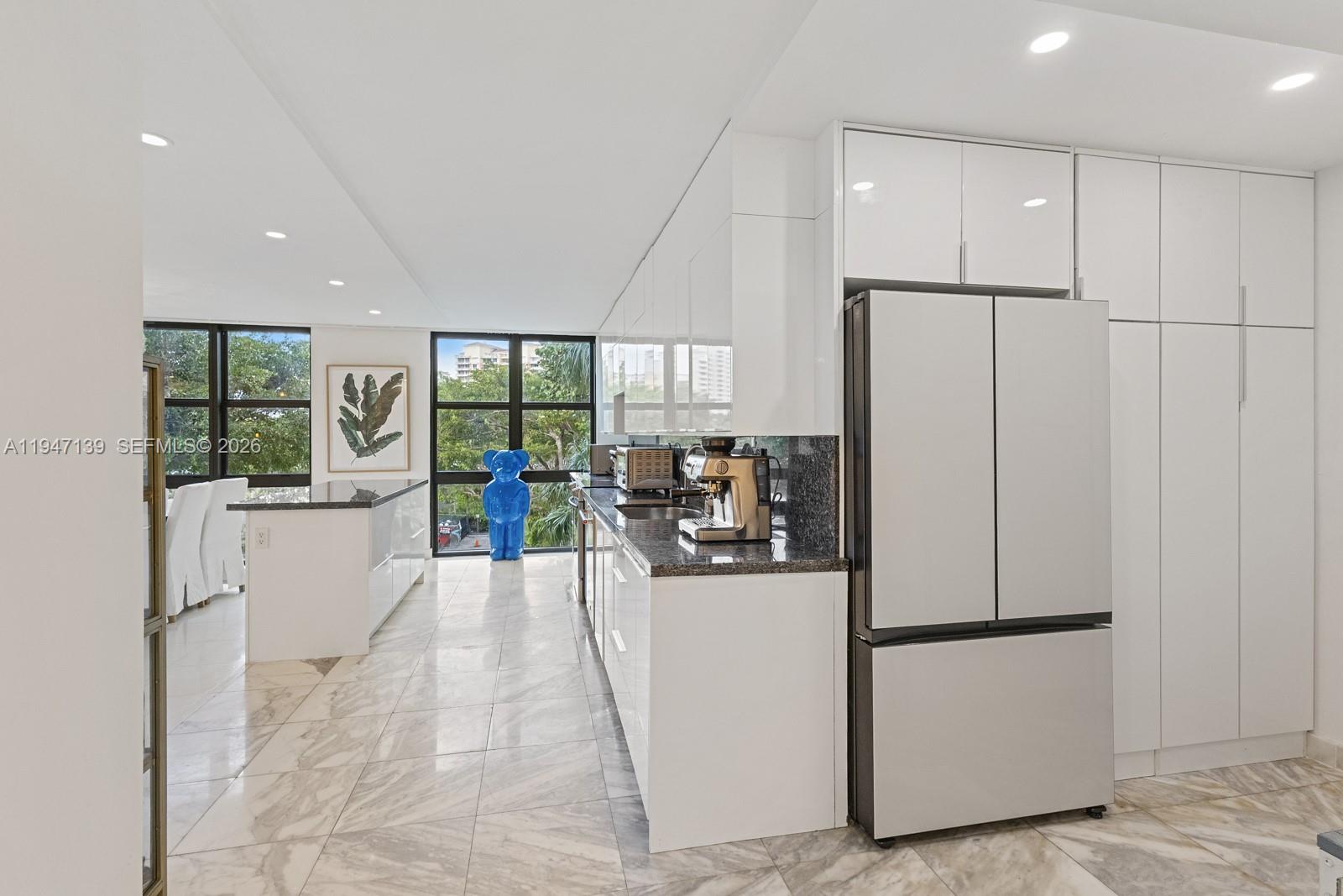 1121 Crandon Blvd #E201 Key Biscayne, FL 33149