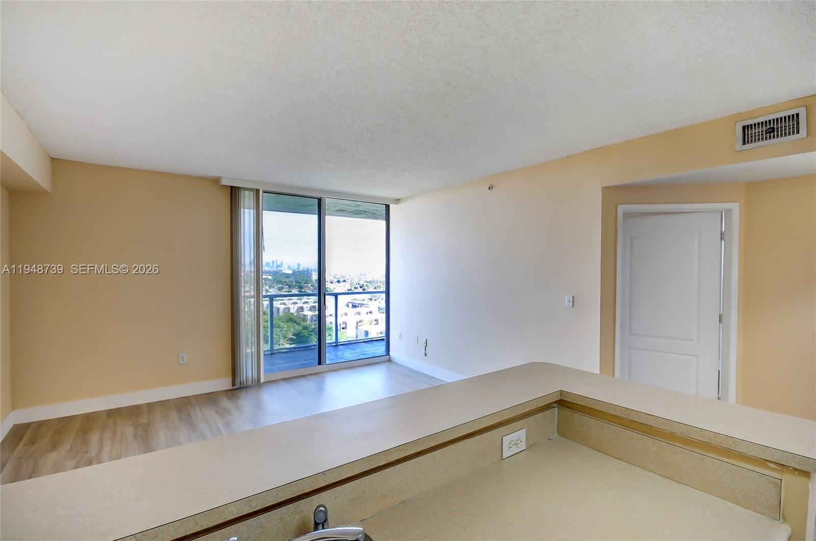 5077 NW 7th St #TS7 Miami, FL 33126