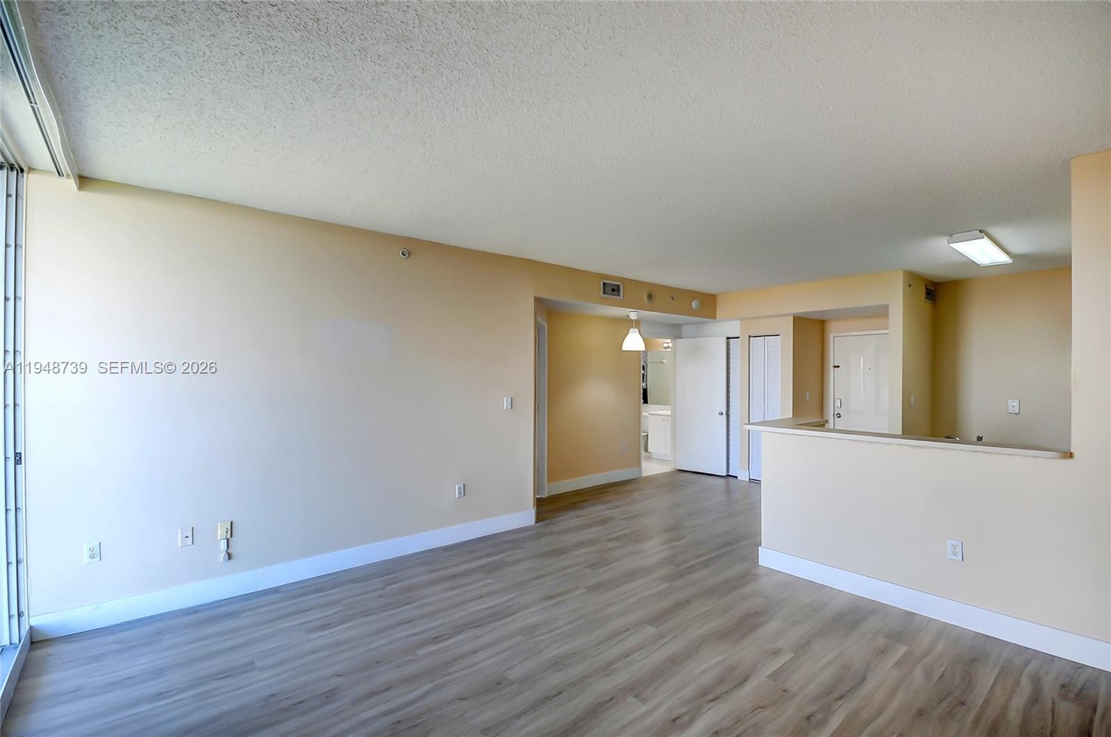 5077 NW 7th St #TS7 Miami, FL 33126