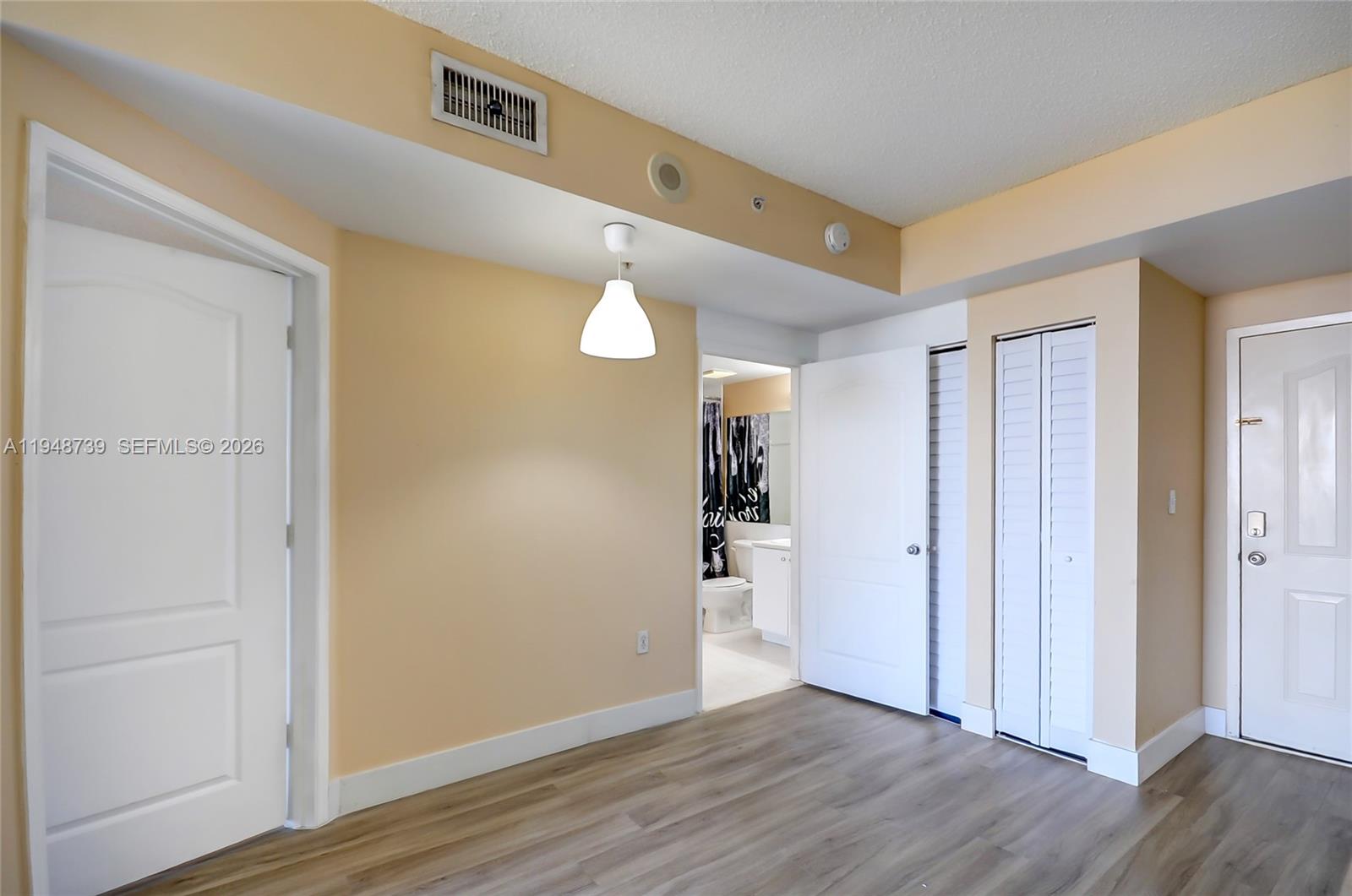 5077 NW 7th St #TS7 Miami, FL 33126