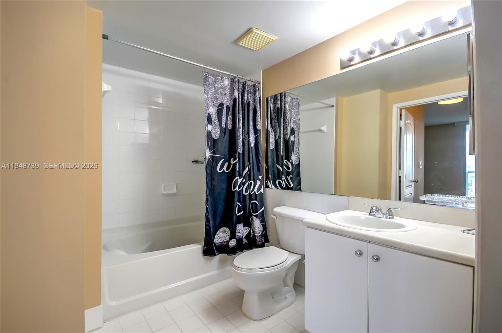 5077 NW 7th St #TS7 Miami, FL 33126