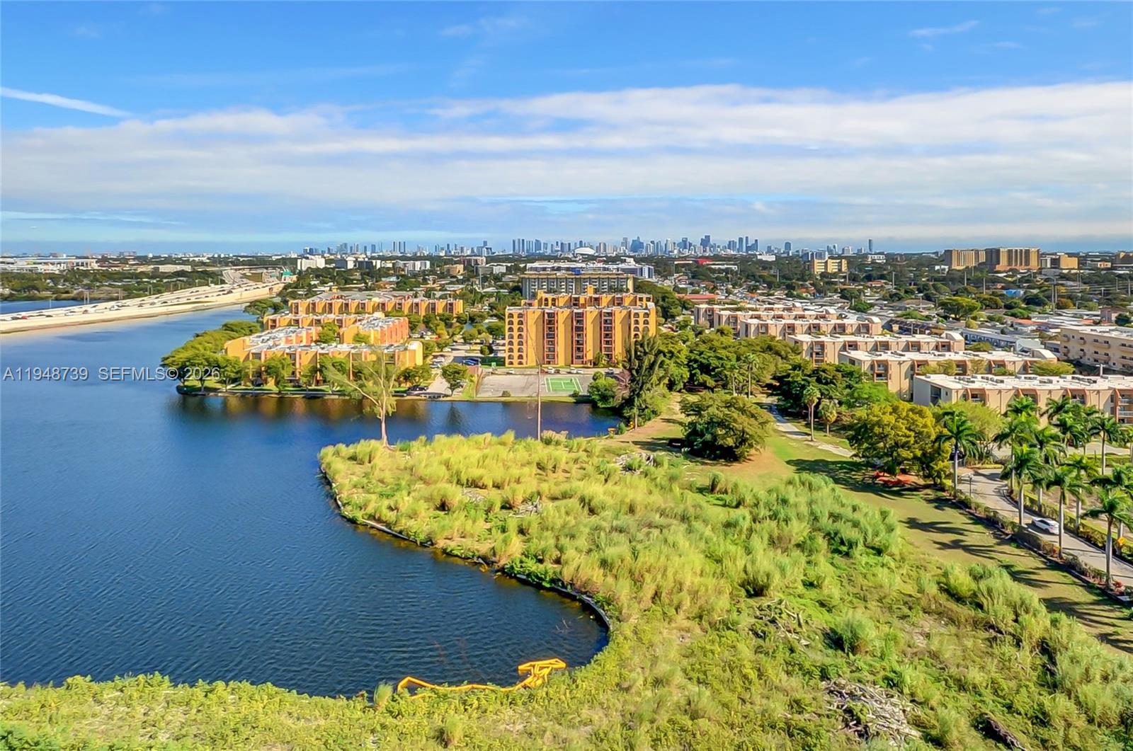 5077 NW 7th St #TS7 Miami, FL 33126