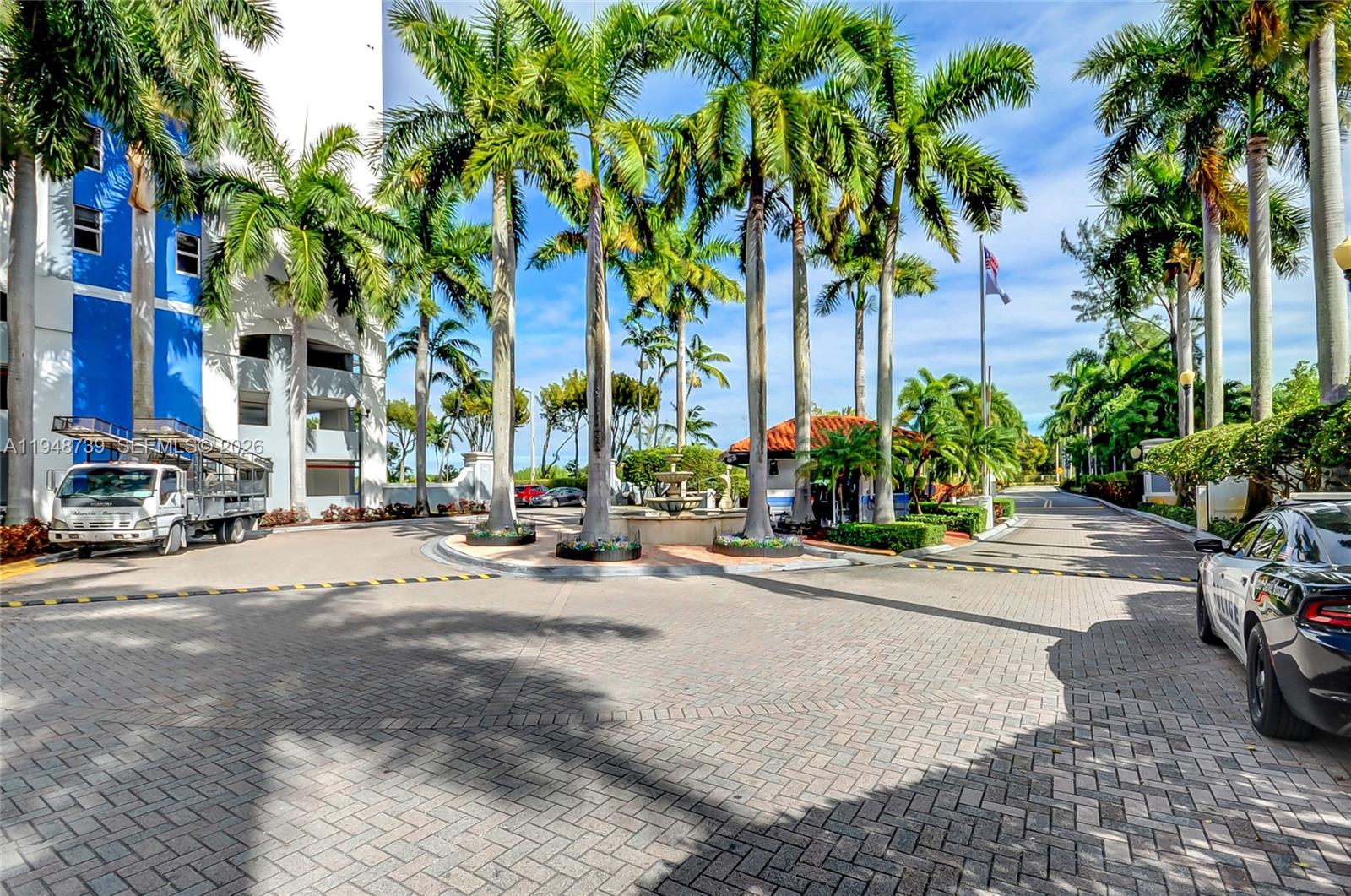 5077 NW 7th St #TS7 Miami, FL 33126