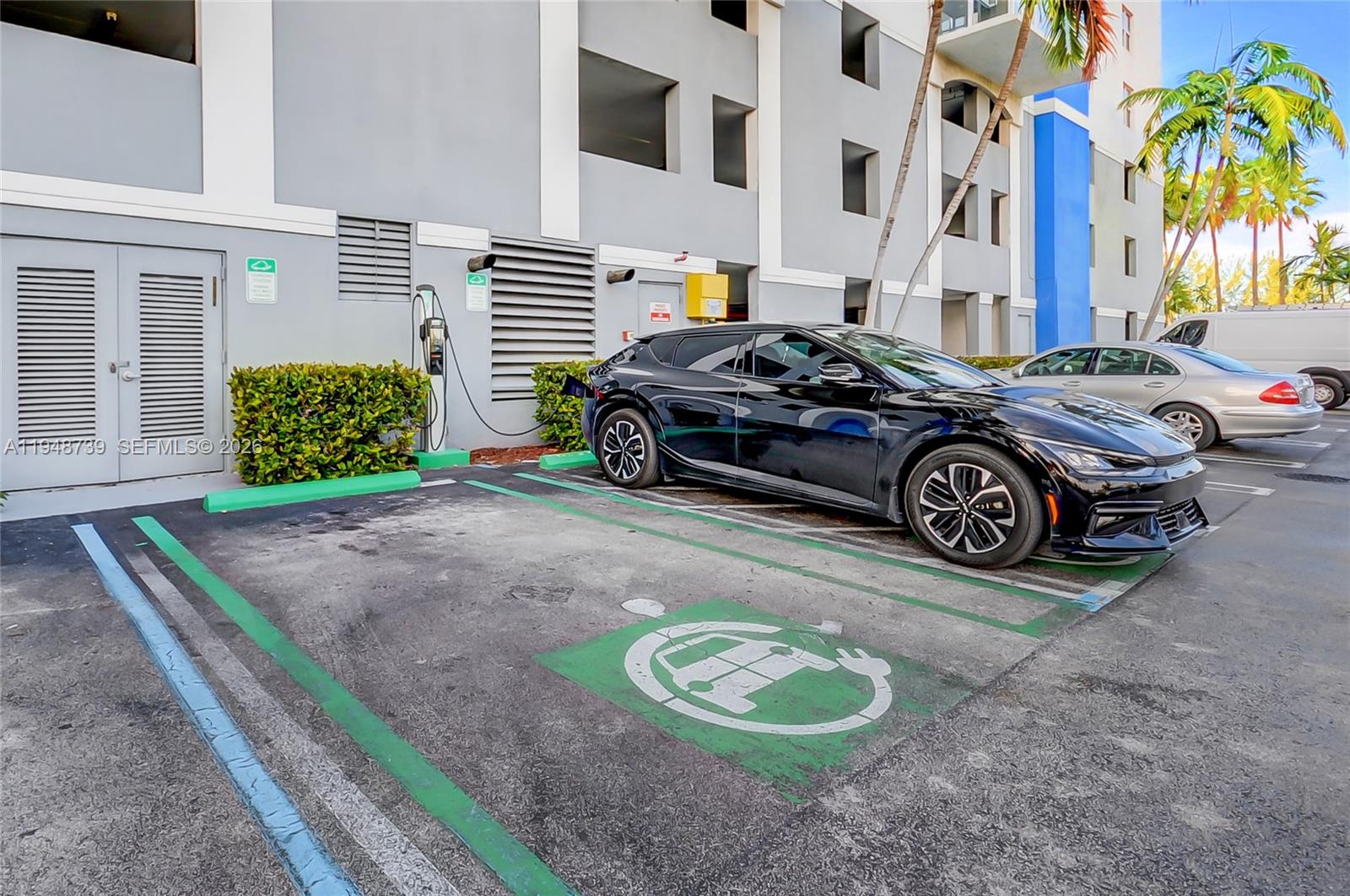 5077 NW 7th St #TS7 Miami, FL 33126