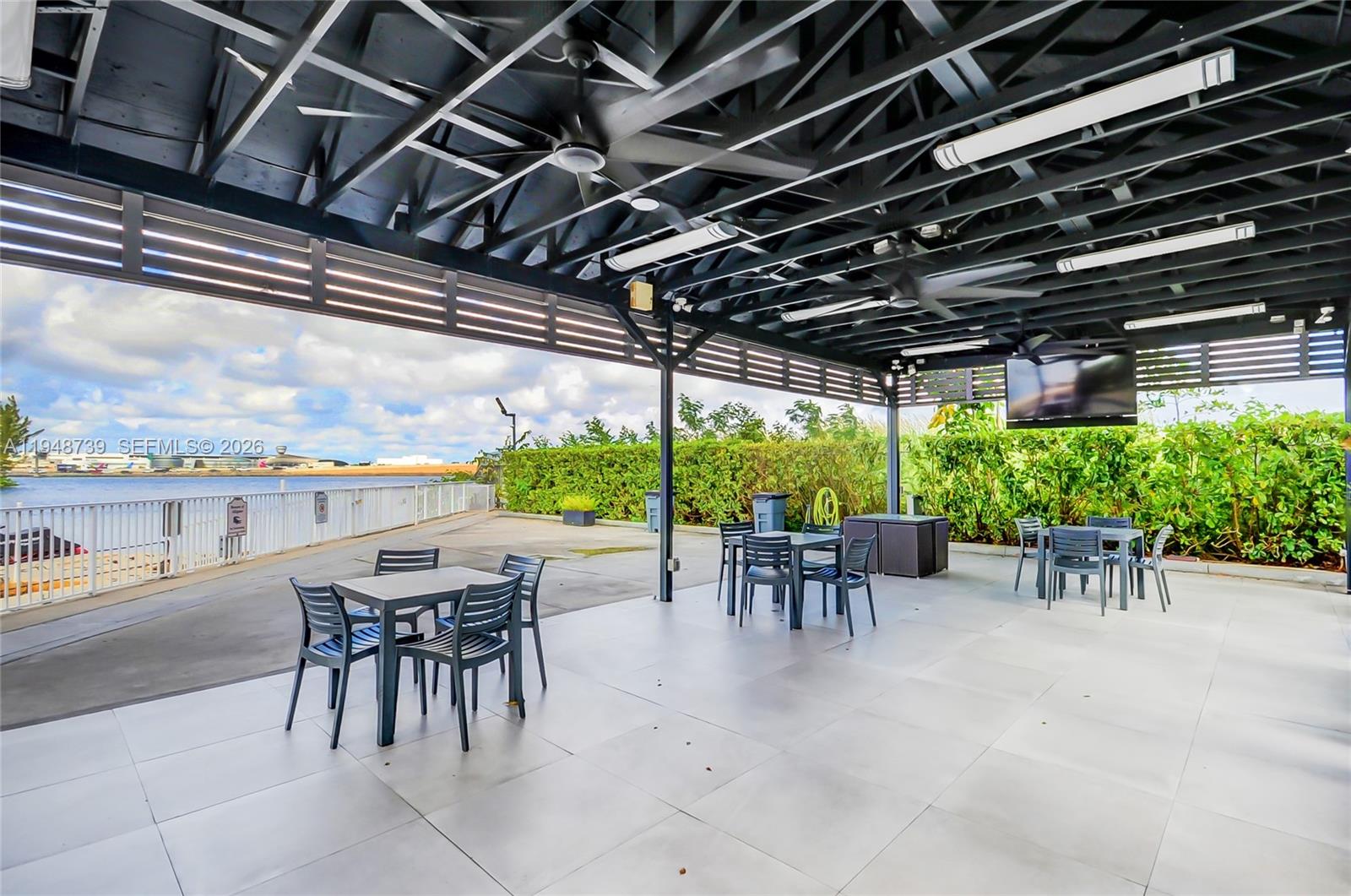 5077 NW 7th St #TS7 Miami, FL 33126