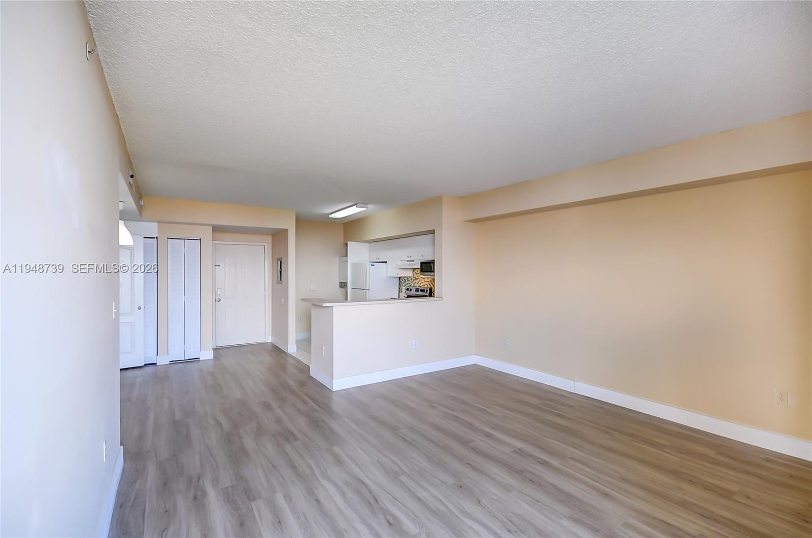 5077 NW 7th St #TS7 Miami, FL 33126