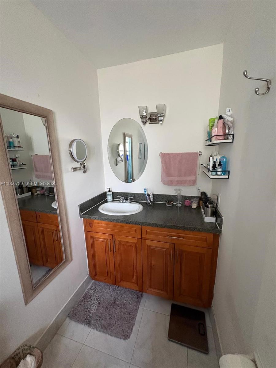 235 Antilla Ave #4 Coral Gables, FL 33134