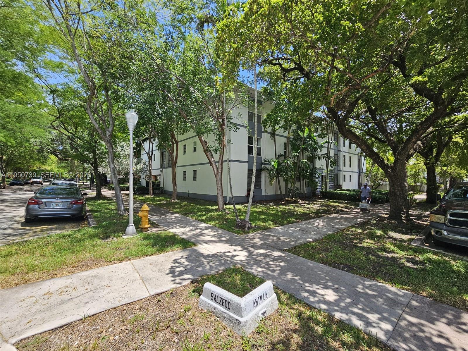 235 Antilla Ave #4 Coral Gables, FL 33134