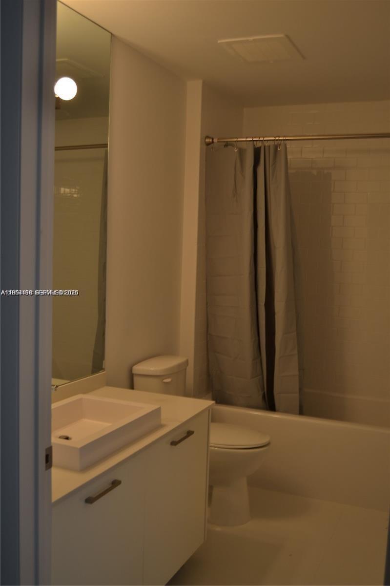 151 SE 1st St #1207 Miami, FL 33131