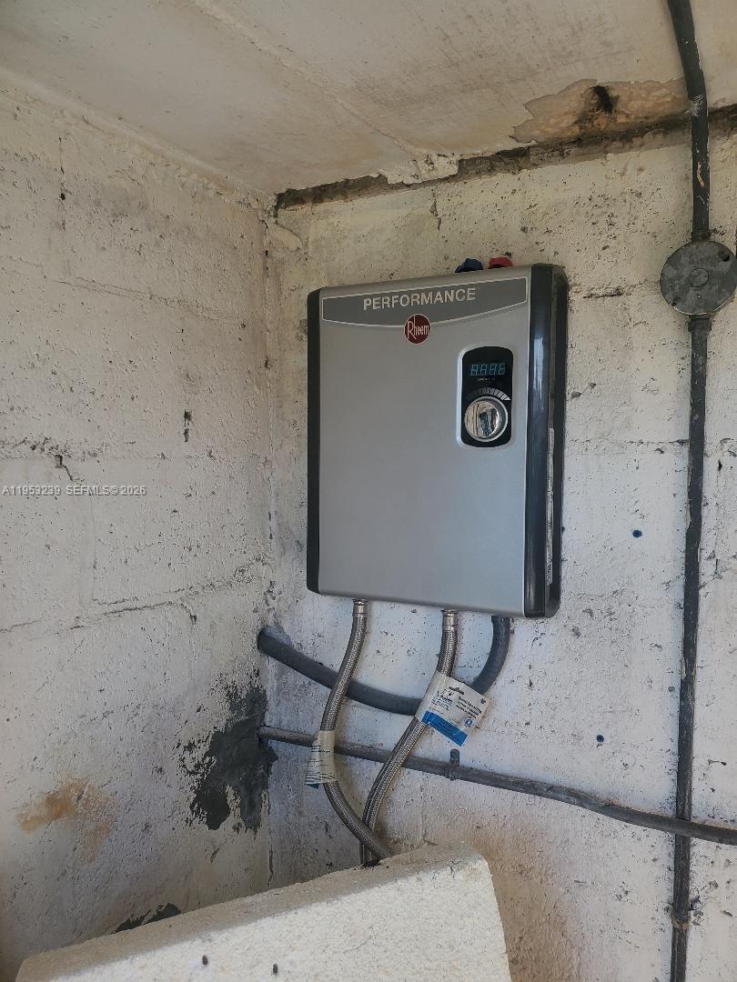 10040 SW 170th Ter Miami, FL 33157