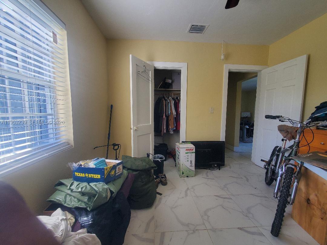 10040 SW 170th Ter Miami, FL 33157