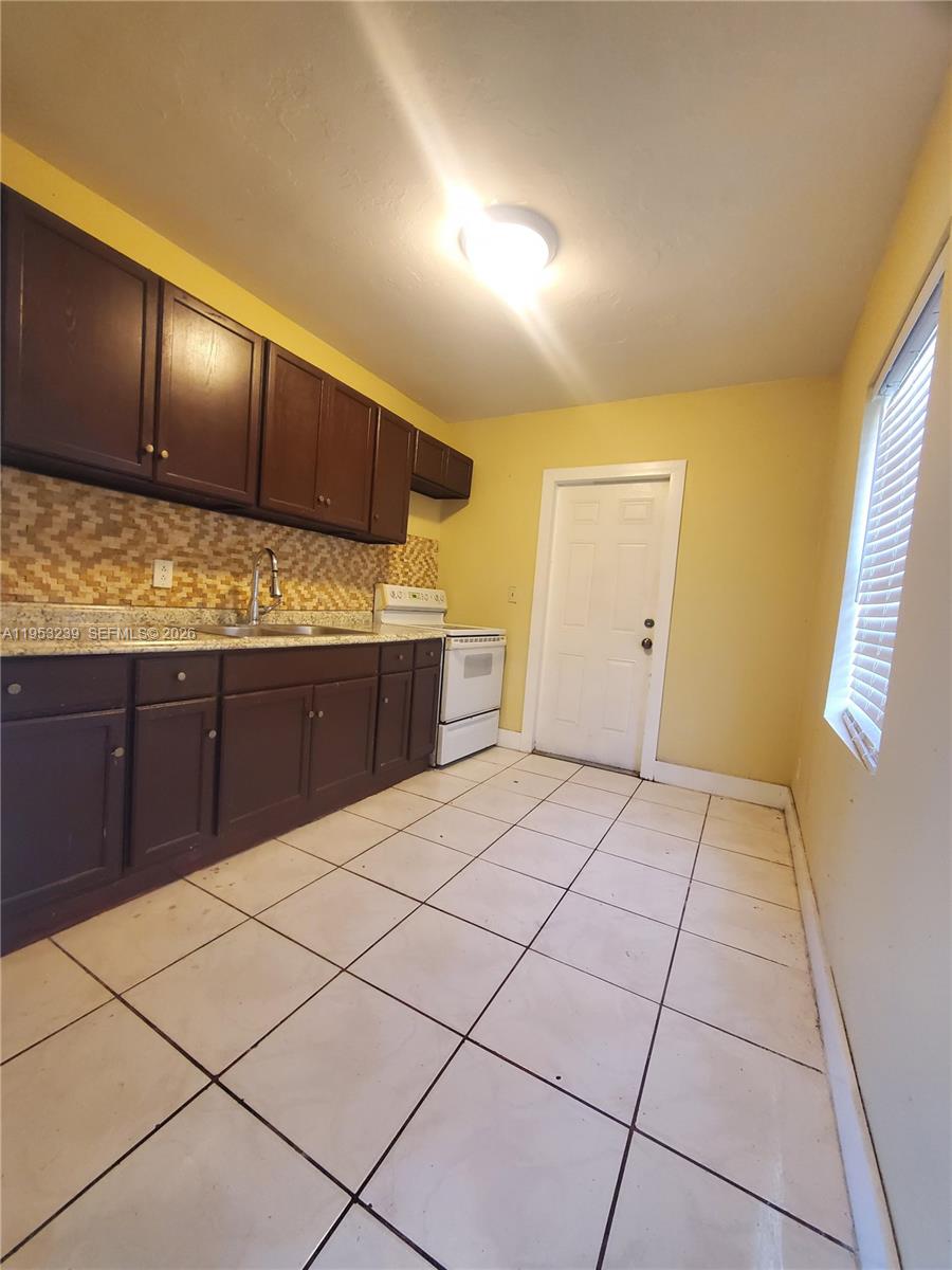 10040 SW 170th Ter Miami, FL 33157