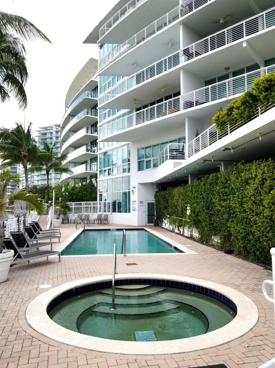 6580 Indian Crk Dr #201 Miami Beach, FL 33141