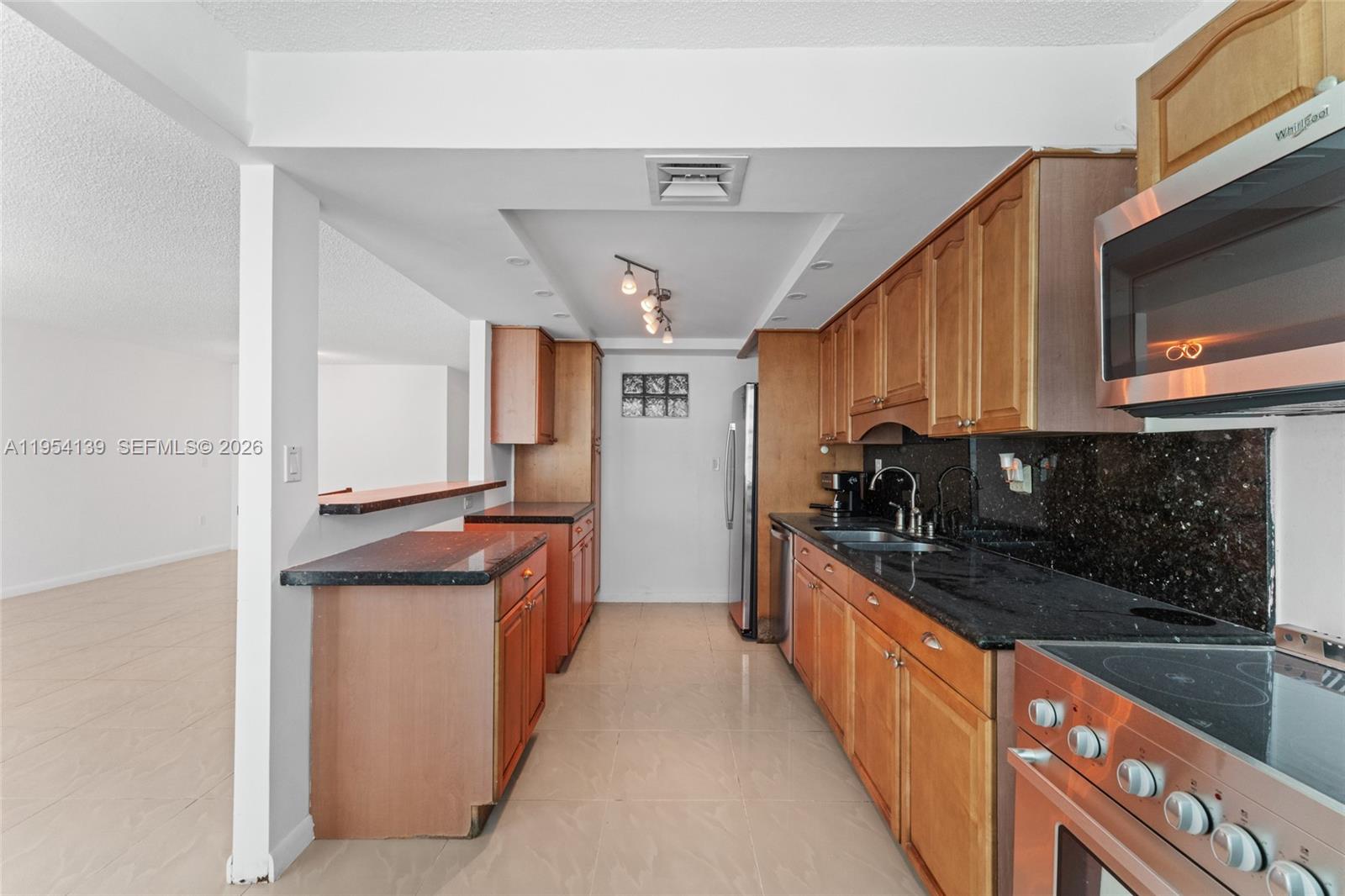 18061 Biscayne Blvd #1701 Aventura, FL 33160