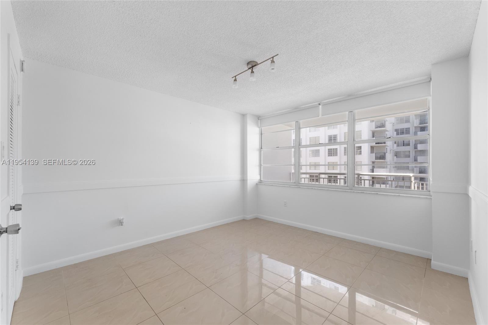 18061 Biscayne Blvd #1701 Aventura, FL 33160
