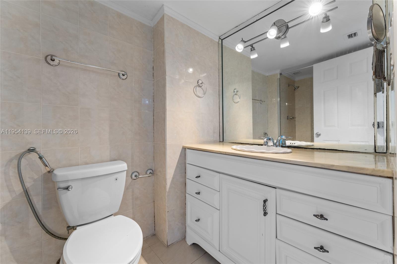 18061 Biscayne Blvd #1701 Aventura, FL 33160