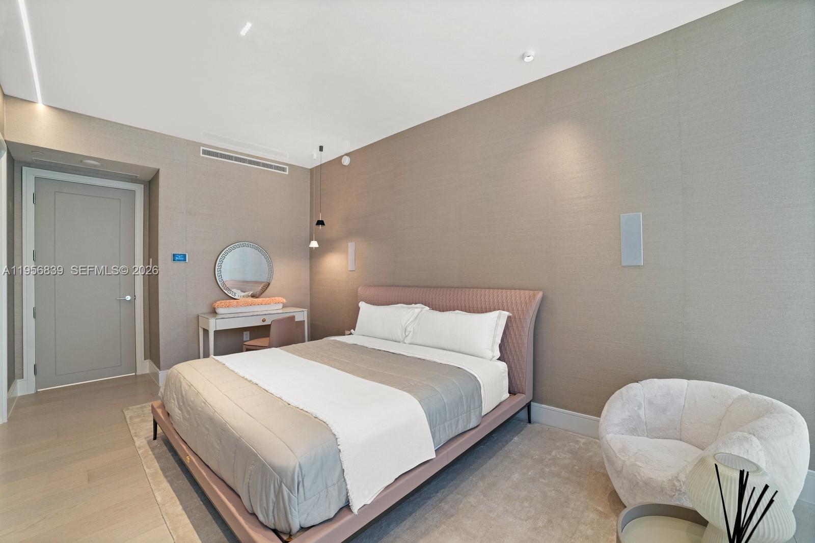 image Estates At Acqualina14