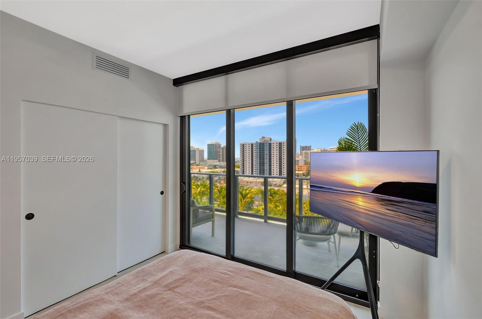 image 72 Park Condo14