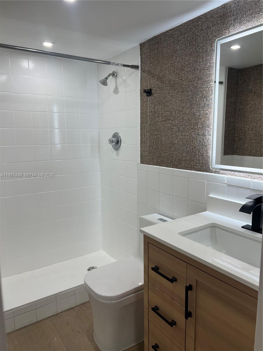 17021 N Bay Rd #124 Sunny Isles Beach, FL 33160