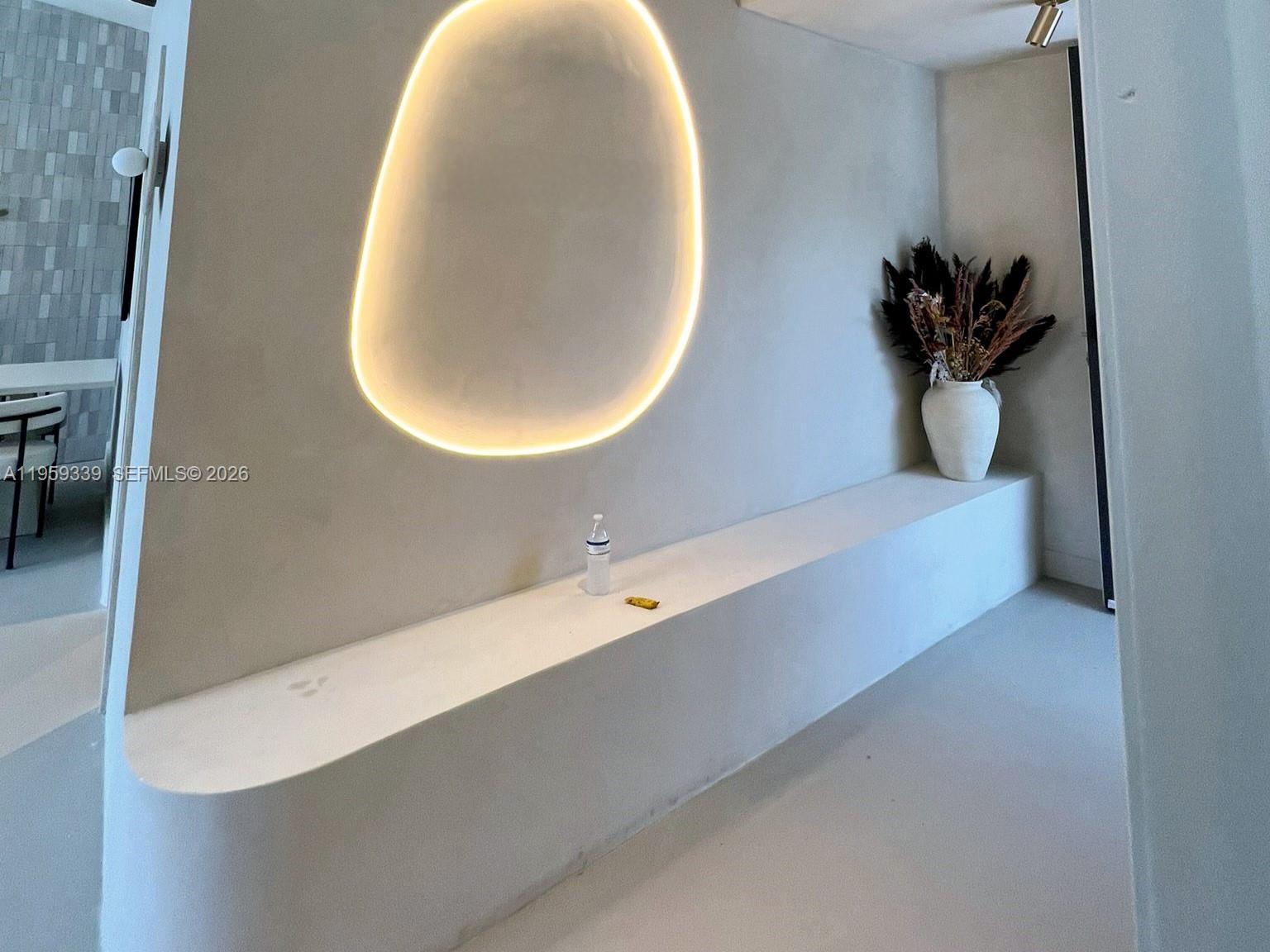 910 N Venetian Dr Miami, FL 33139