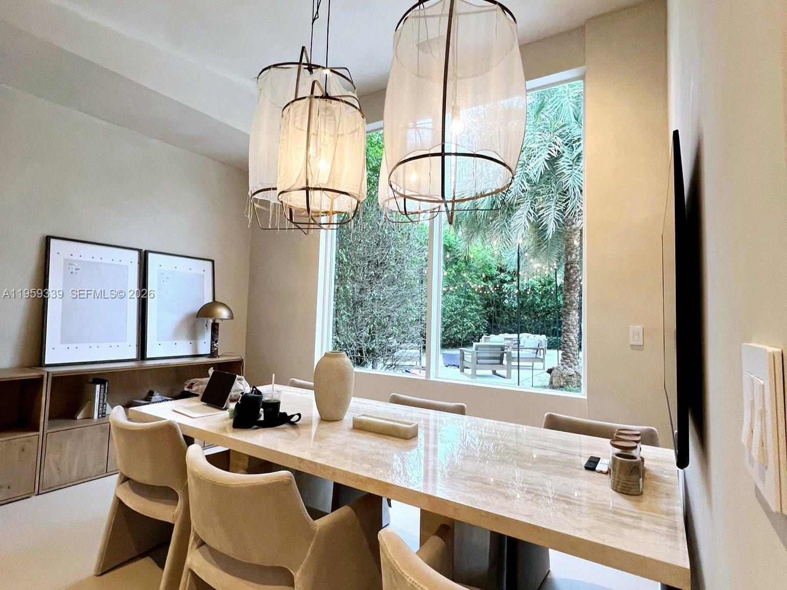 910 N Venetian Dr Miami, FL 33139