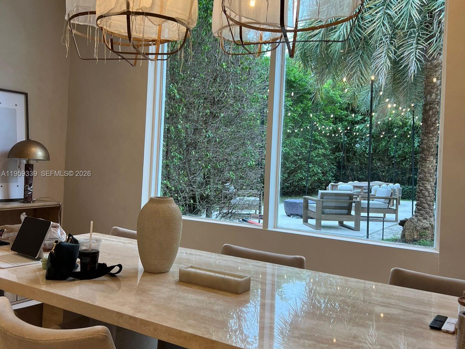 910 N Venetian Dr Miami, FL 33139