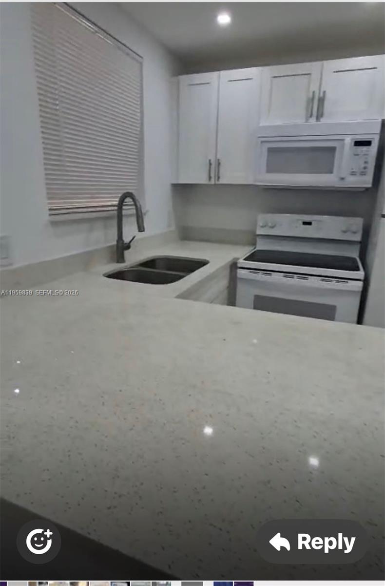 285 NE 191st St #2907