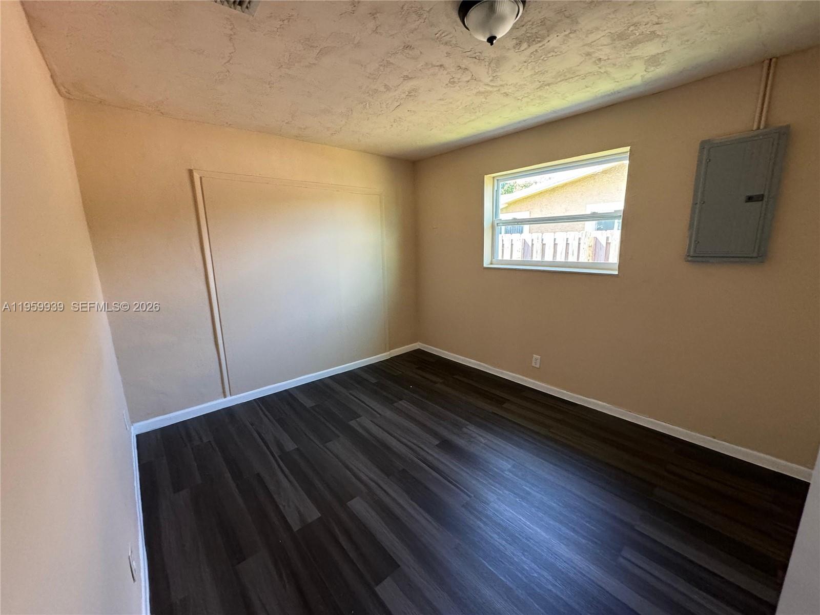 7930 NW 21st Ct Sunrise, FL 33322