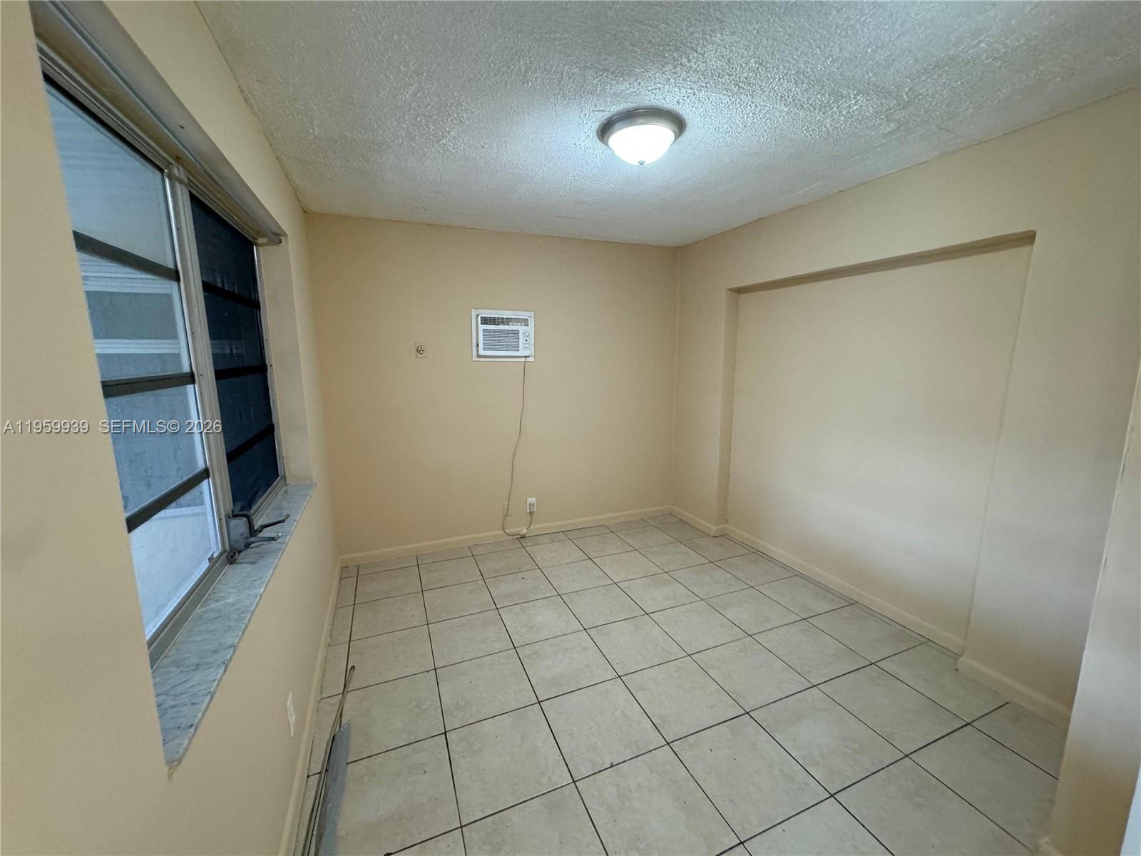 7930 NW 21st Ct Sunrise, FL 33322