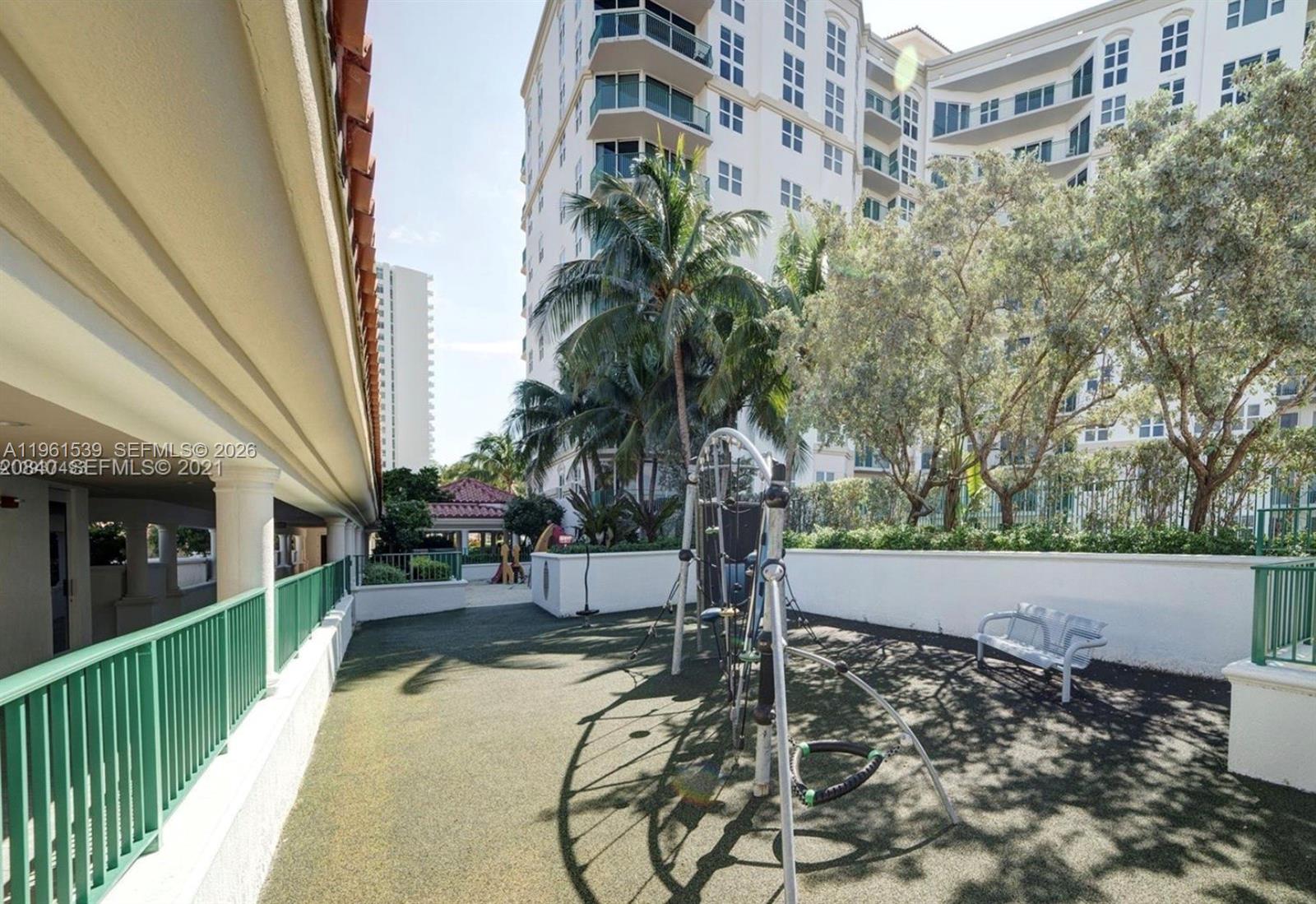 19900 E Country Clb Dr #TS20 Aventura, FL 33180