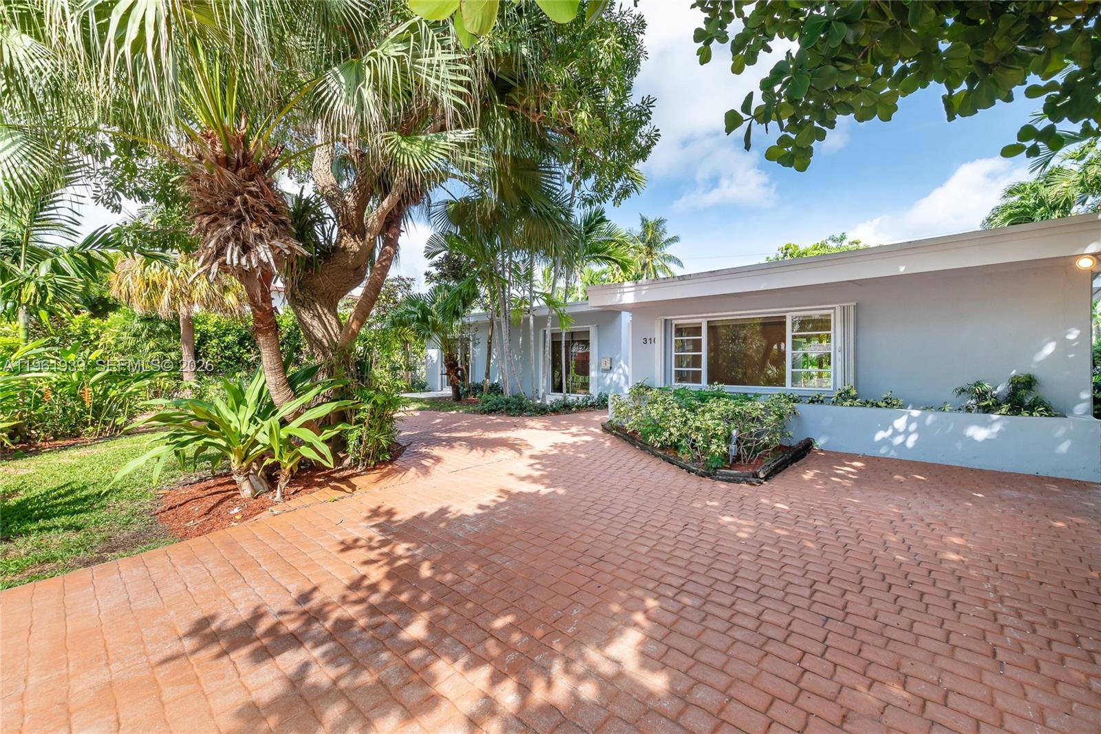 310 Harbor Ct Key Biscayne, FL 33149