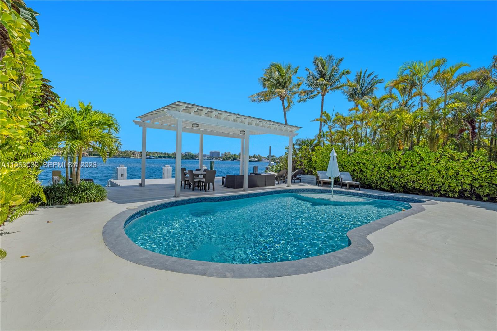 1405 Stillwater Dr Miami Beach, FL 33141