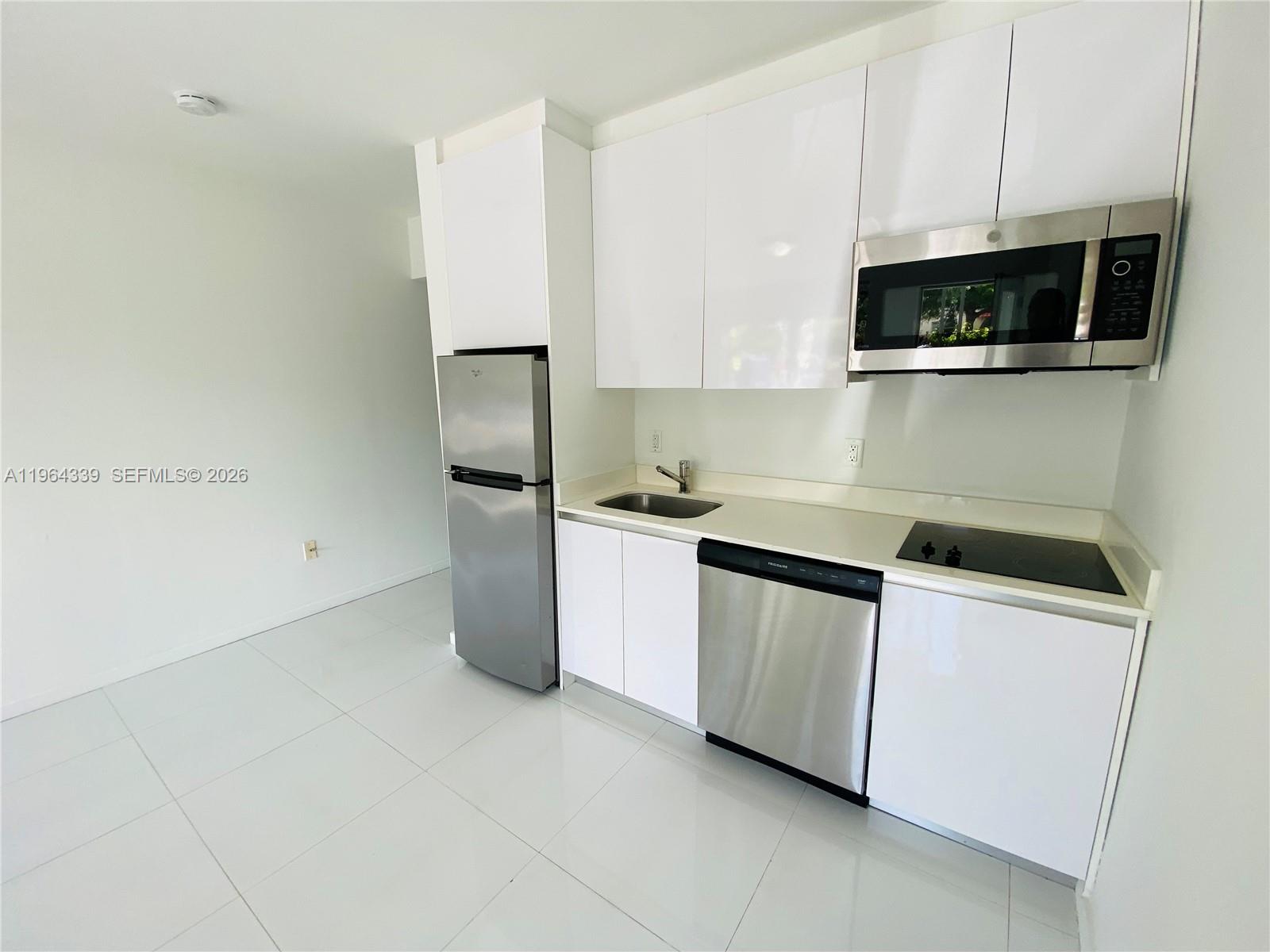 801 15th St #102 Miami Beach, FL 33139