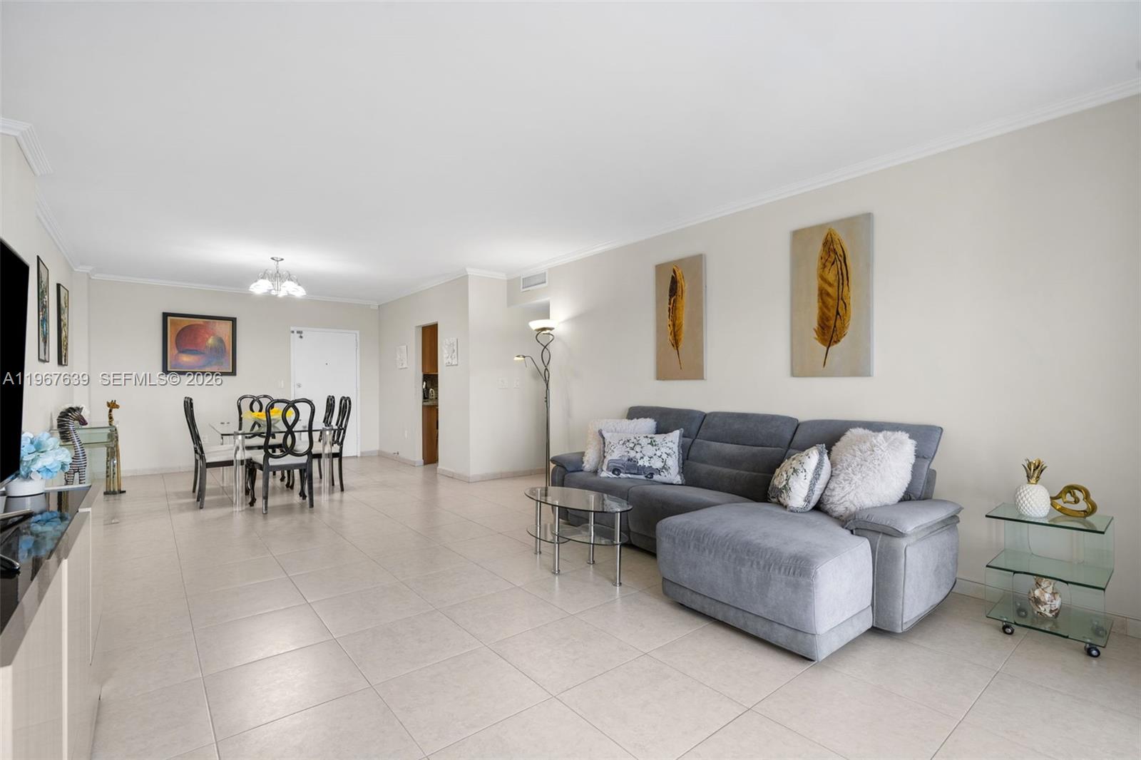 image Arlen House Condo10