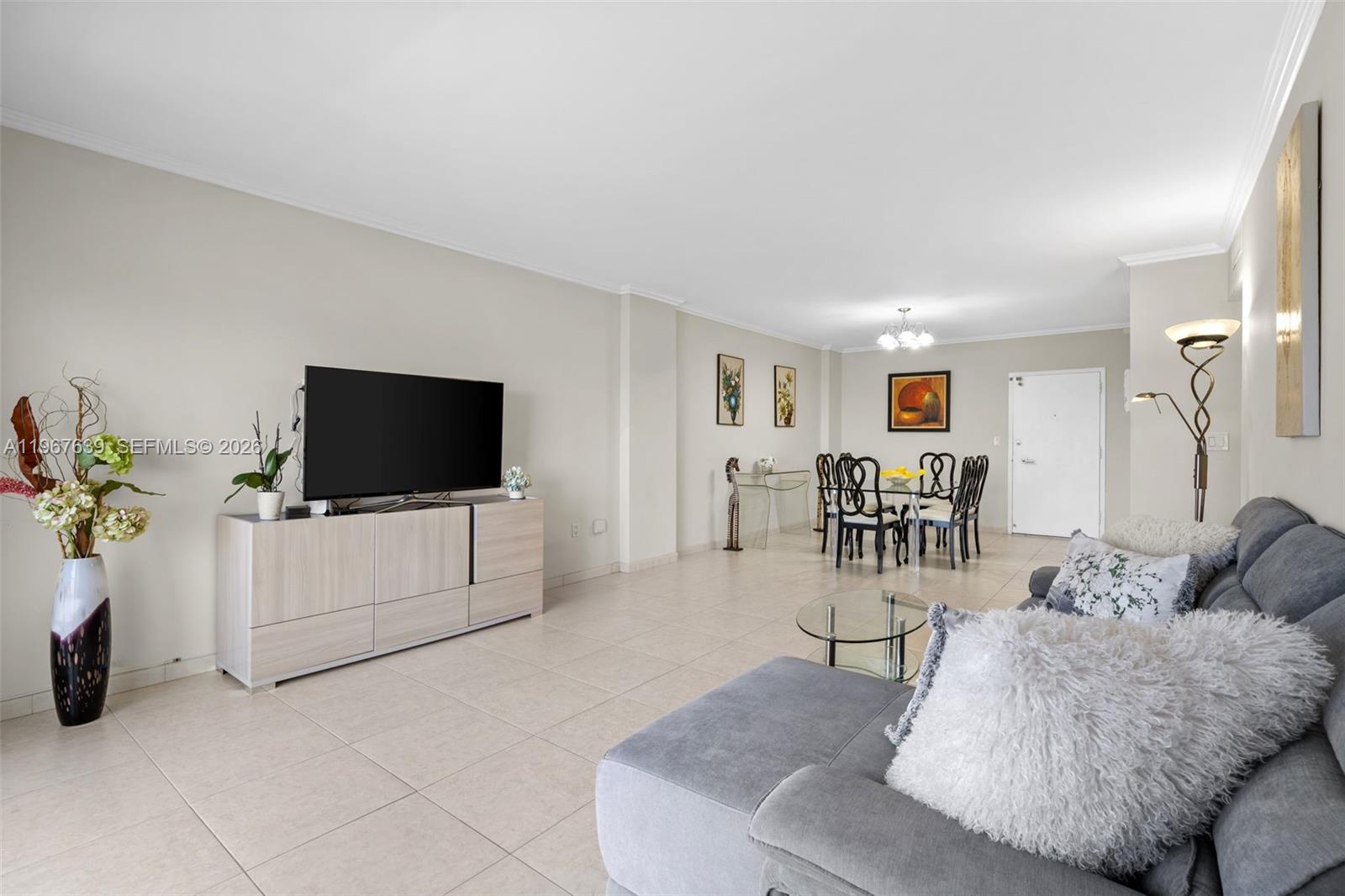 image Arlen House Condo11