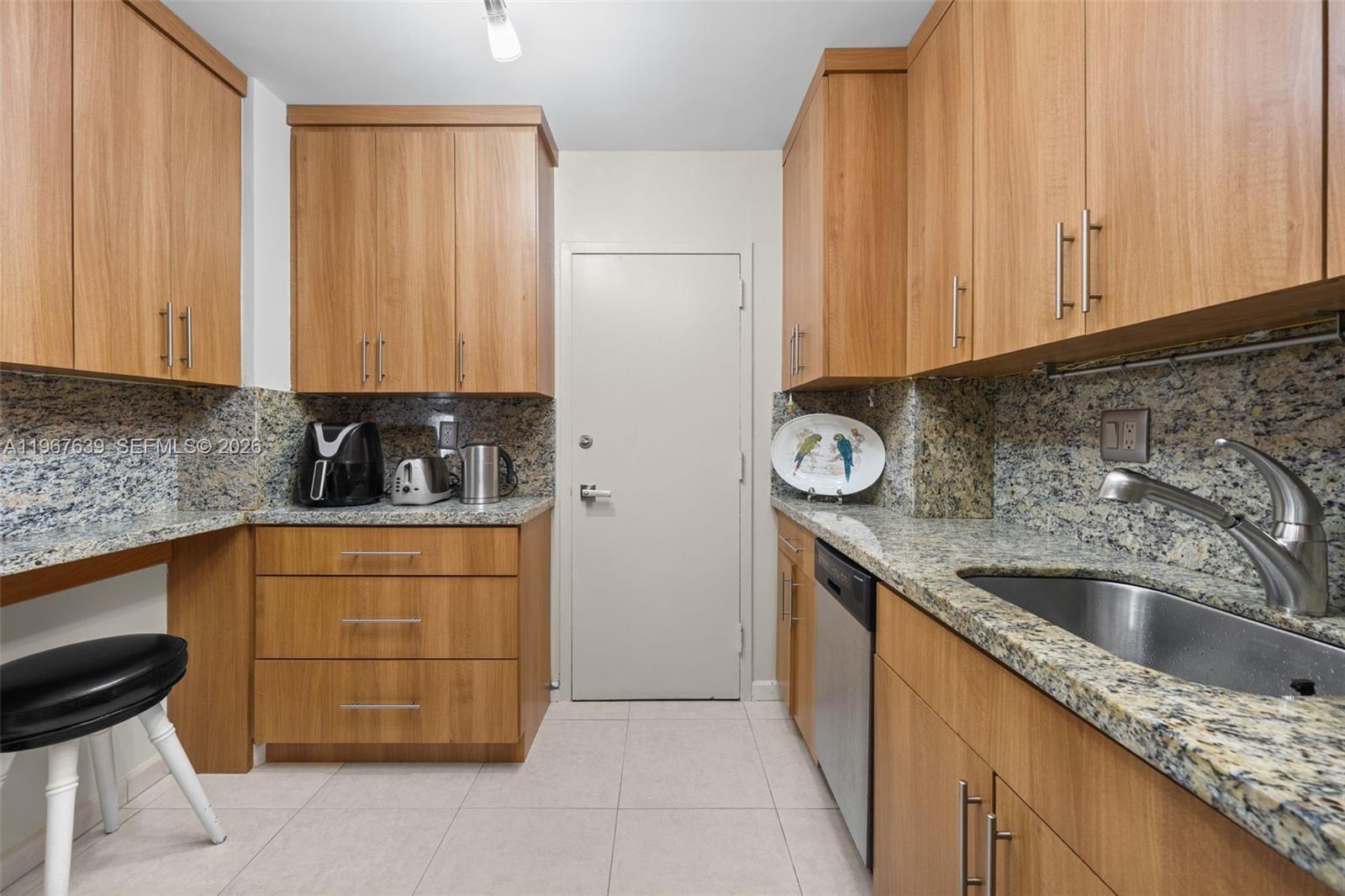 image Arlen House Condo17