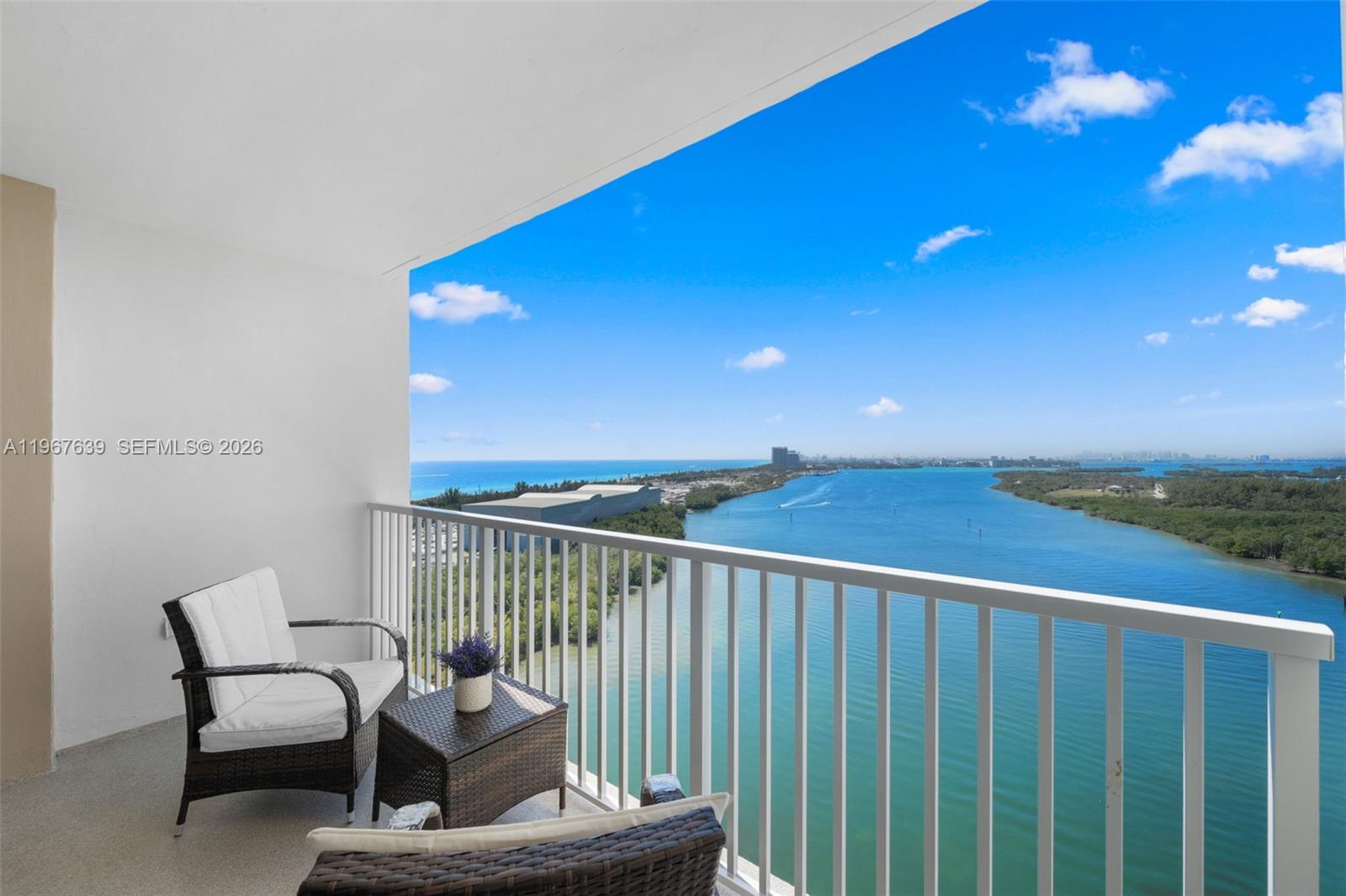 image Arlen House Condo1