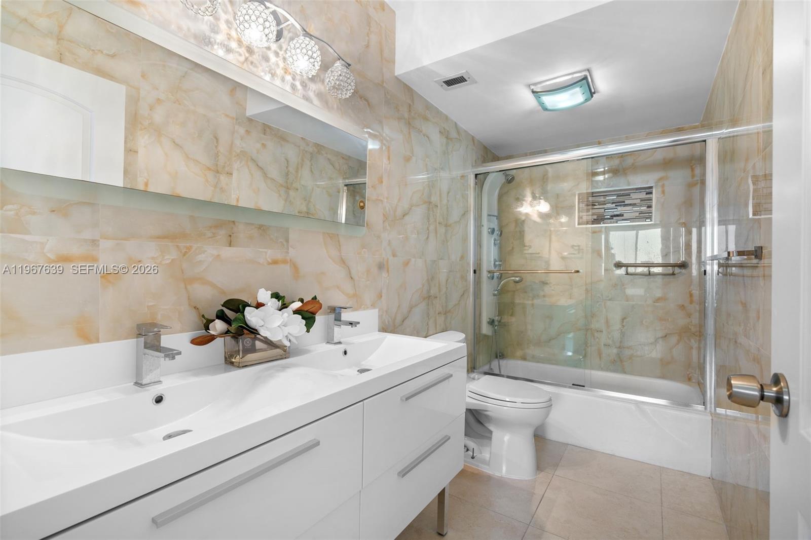 image Arlen House Condo24