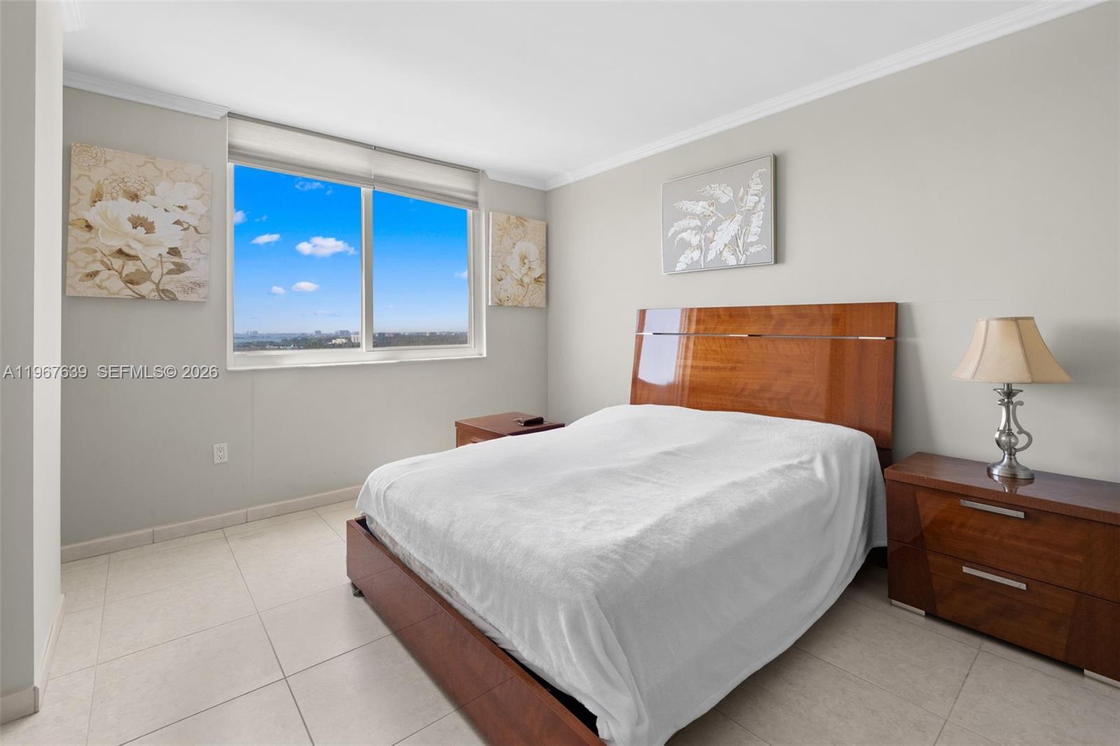 image Arlen House Condo25