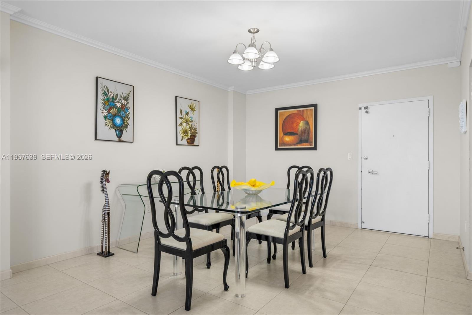 image Arlen House Condo3