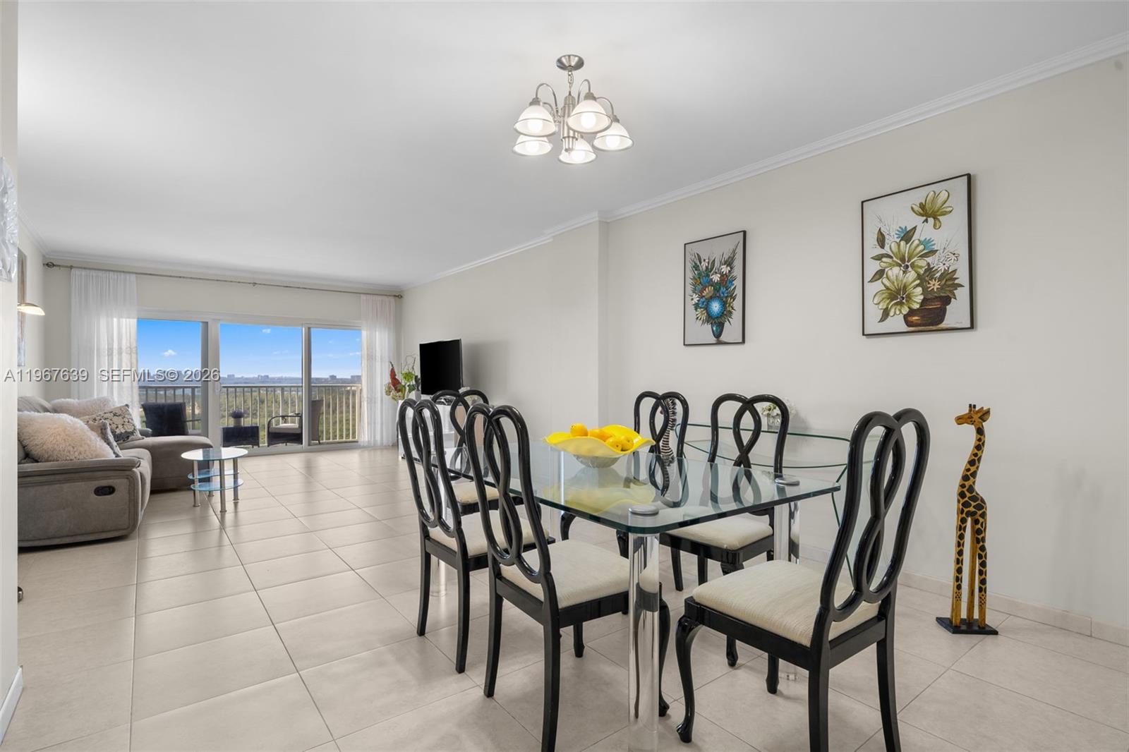 image Arlen House Condo5