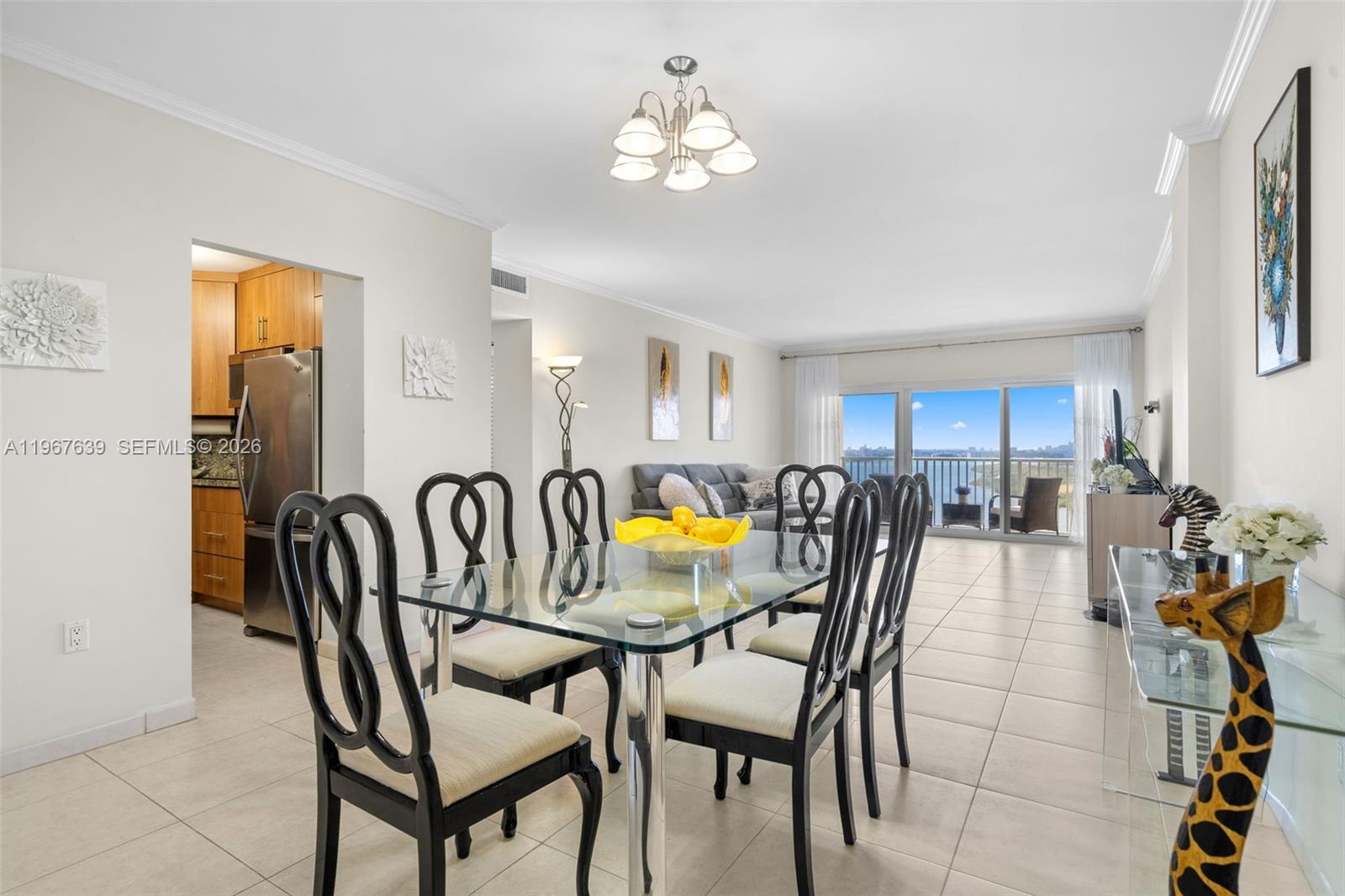 image Arlen House Condo6