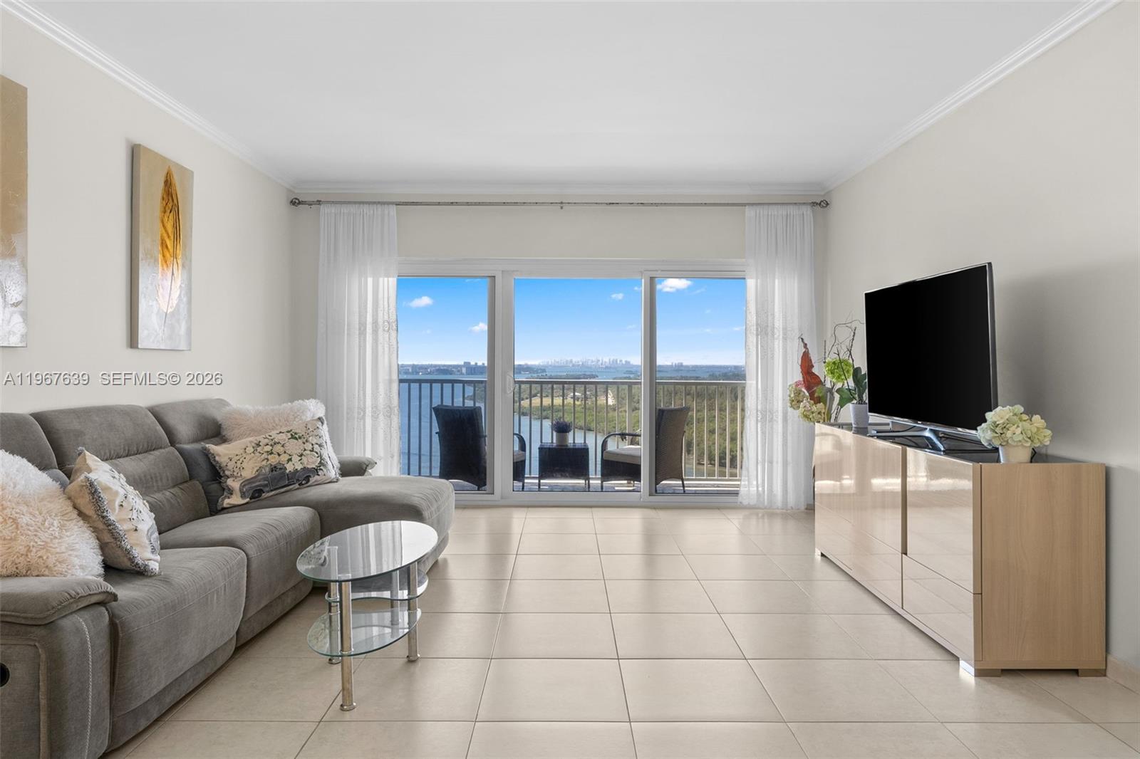 image Arlen House Condo8