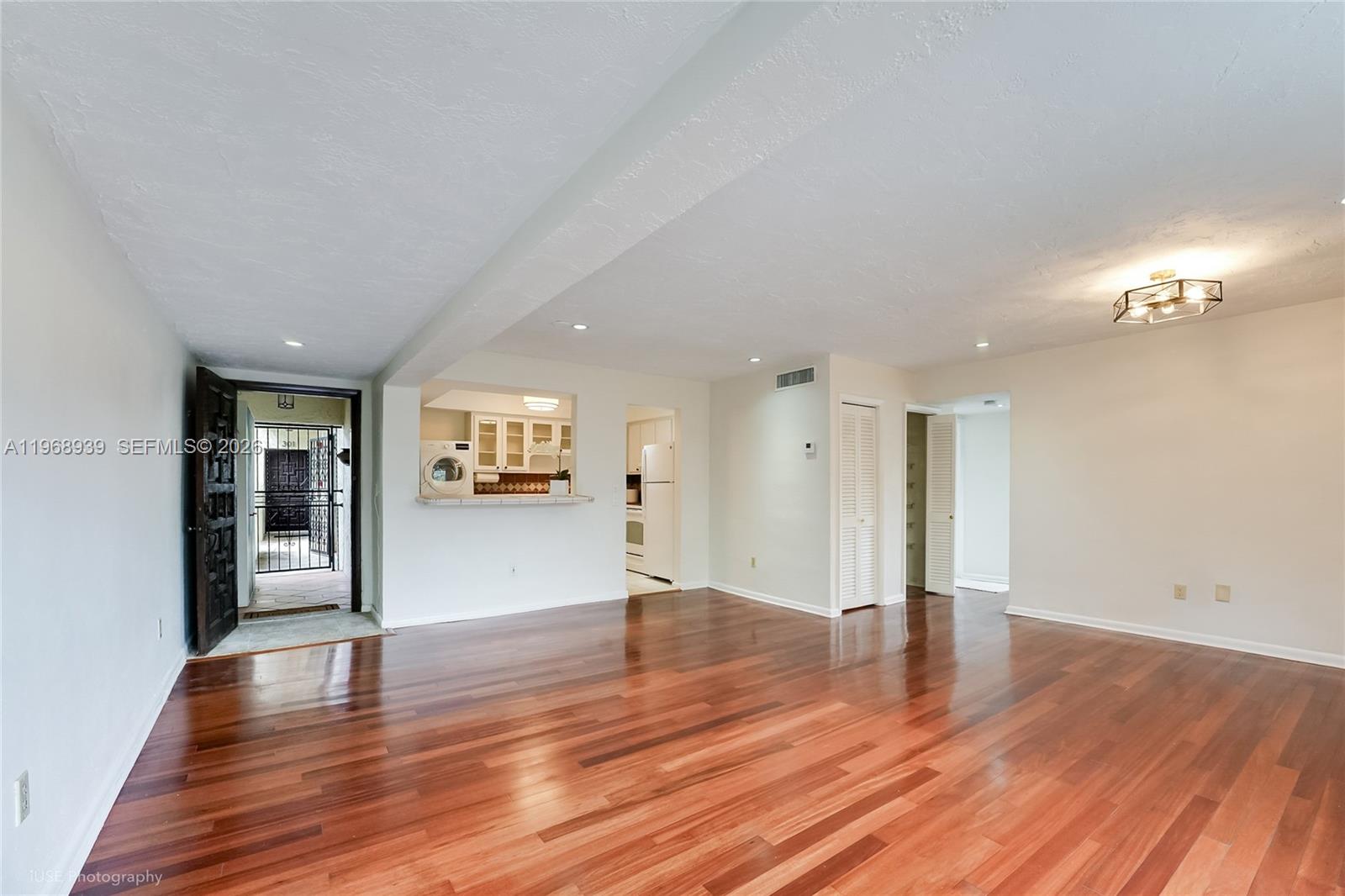 411 Anastasia Ave #303 Coral Gables, FL 33134